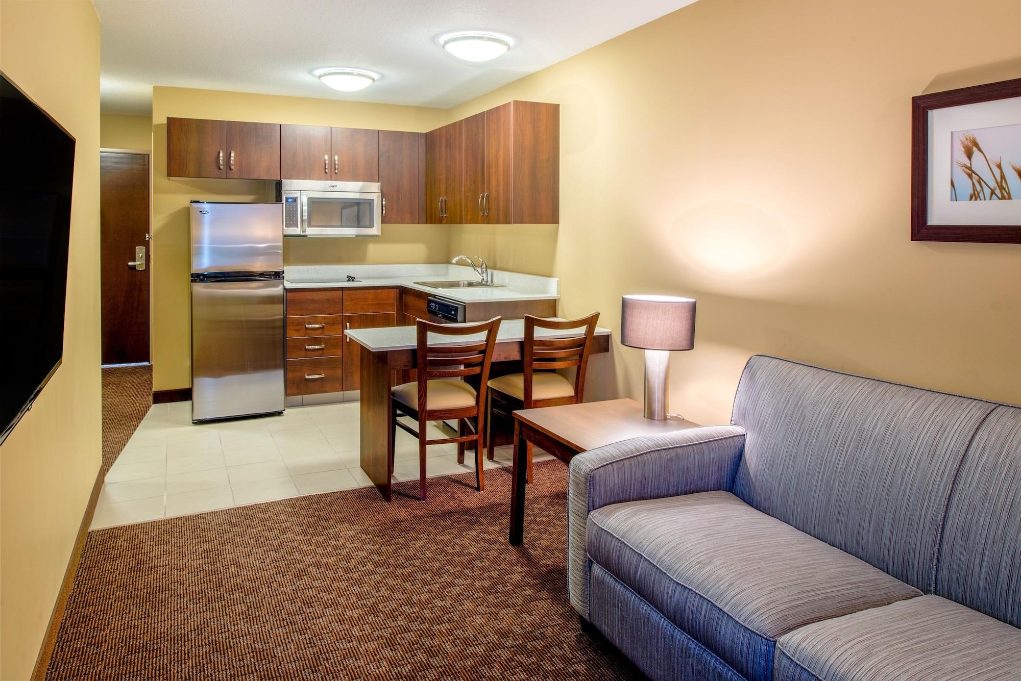Microtel Inn & Suites By Wyndham Ред Диър Екстериор снимка