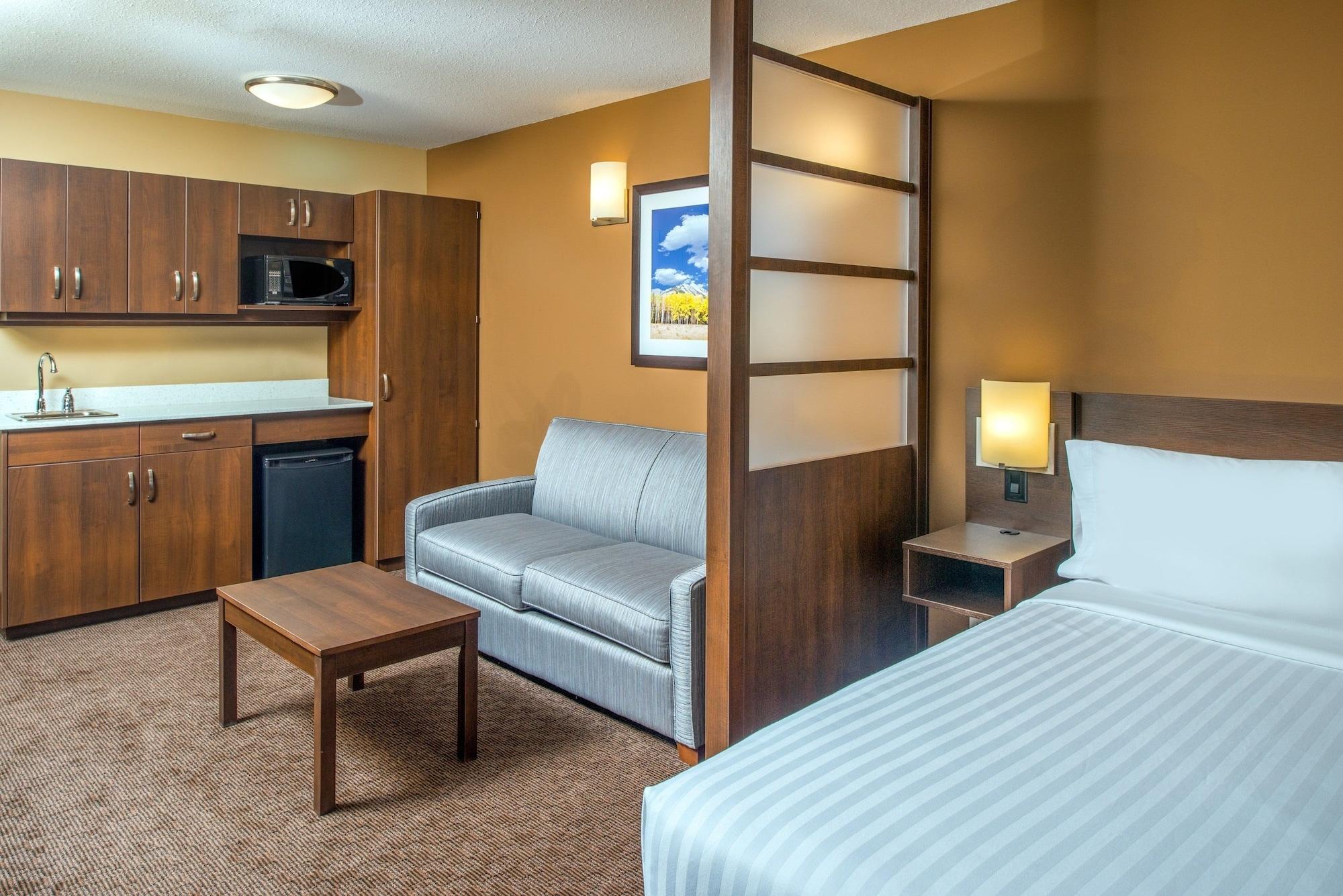 Microtel Inn & Suites By Wyndham Ред Диър Екстериор снимка