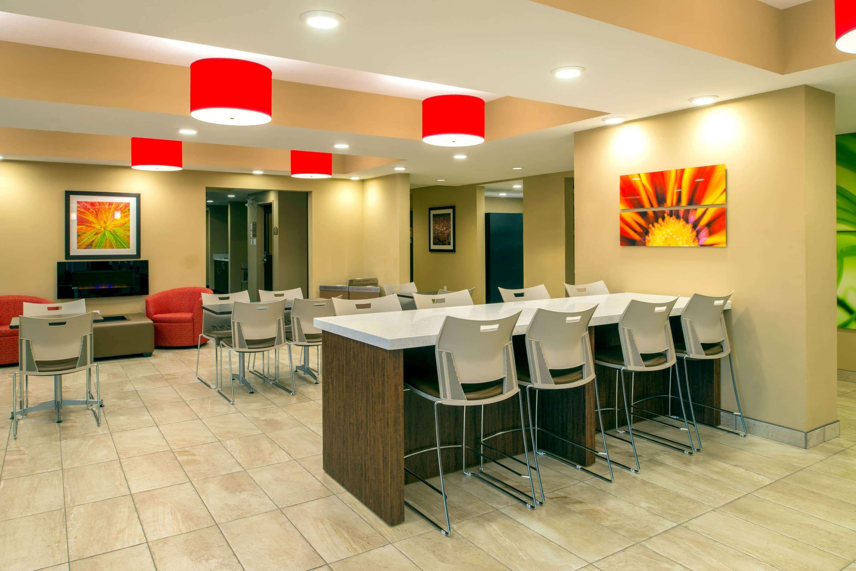 Microtel Inn & Suites By Wyndham Ред Диър Екстериор снимка