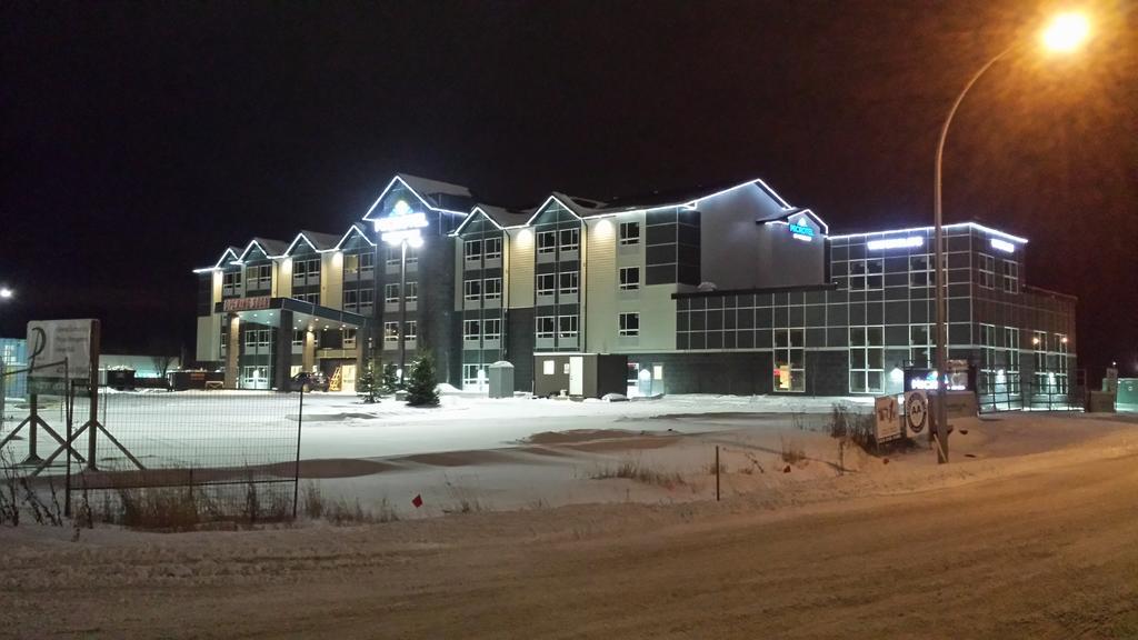 Microtel Inn & Suites By Wyndham Ред Диър Екстериор снимка